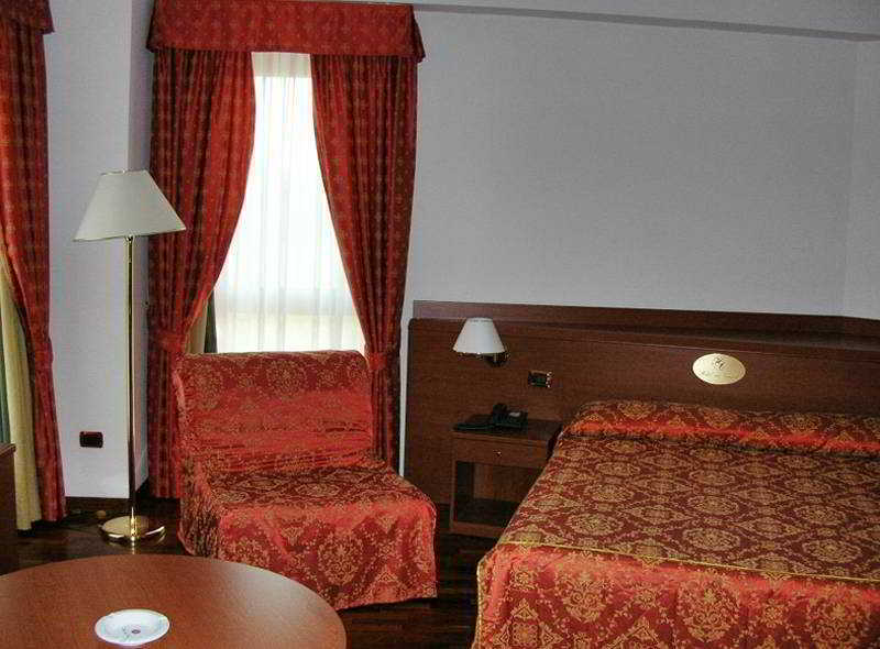 Excel Hotel Roma Ciampino Маріно Екстер'єр фото